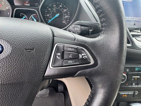 Used 2018 Ford Escape Titanium w/ Ford Safe & Smart Package AWD/4WD image 21