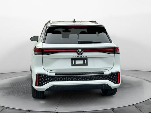 New 2026 Volkswagen Tiguan SE R-Line image 6