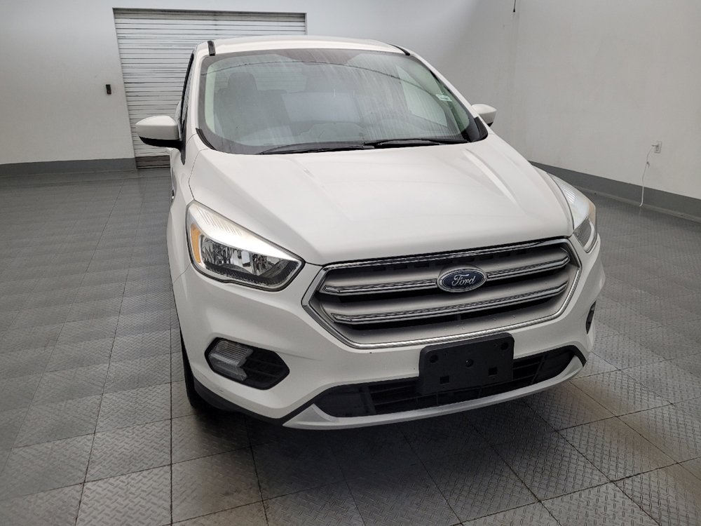 Used 2019 Ford Escape SE FWD image 14