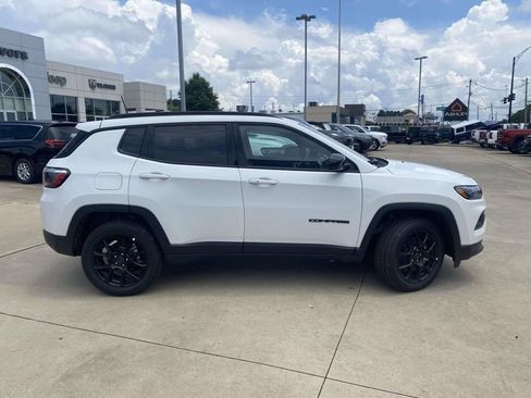 New 2026 Jeep Compass Latitude AWD/4WD image 8