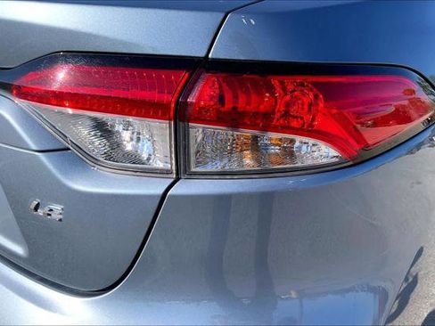 Certified 2025 Toyota Corolla LE image 30