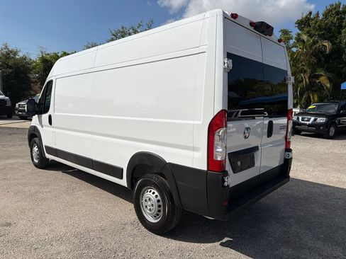 Used 2023 RAM ProMaster 2500 FWD image 11