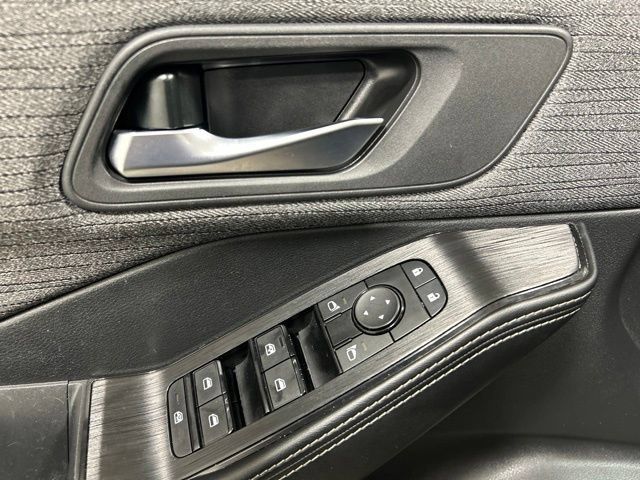 Used 2023 Nissan Rogue SV AWD/4WD image 21