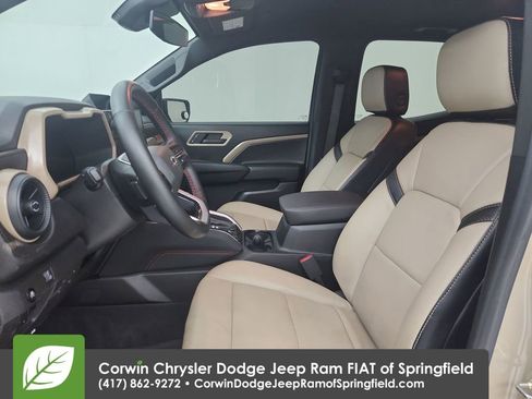 Used 2023 Chevrolet Colorado Trail Boss w/ Technology Package image 18