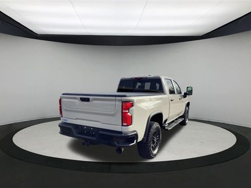 Used 2026 Chevrolet Silverado 2500 ZR2 w/ LPO, Dark Essentials Package image 8