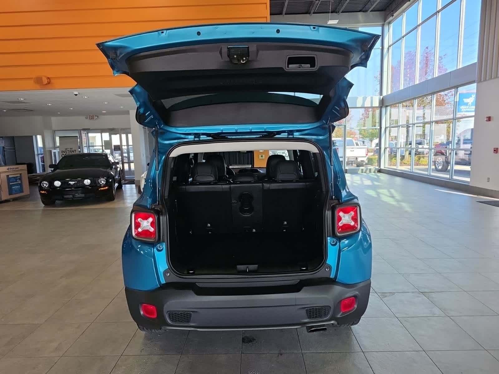 Used 2020 Jeep Renegade Limited AWD/4WD image 9