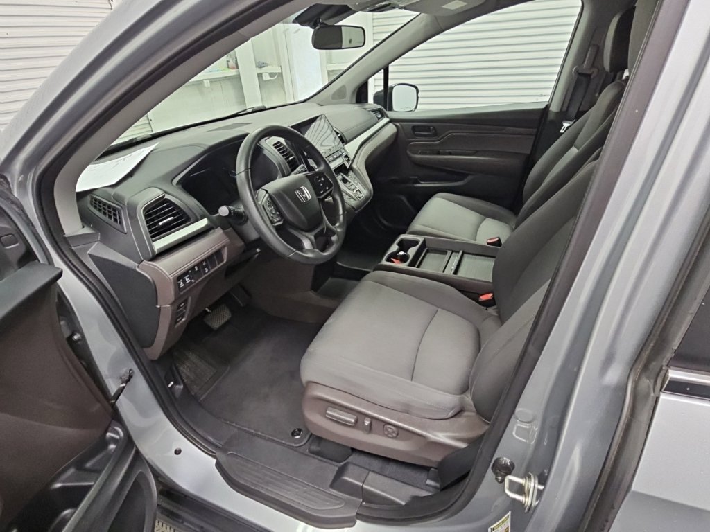 Used 2018 Honda Odyssey EX image 11