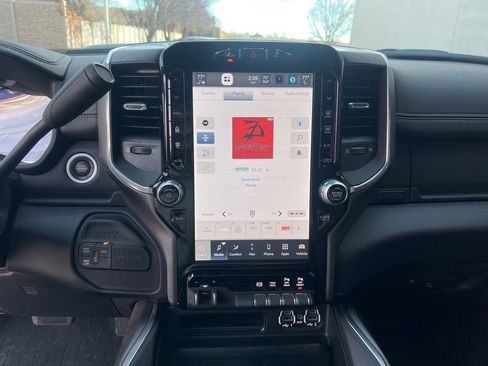 Used 2024 RAM 3500 Laramie w/ Night Edition image 17