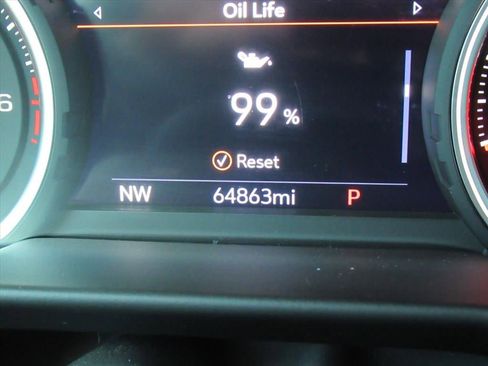 Used 2021 Chevrolet Tahoe Premier w/ Premium Package image 39