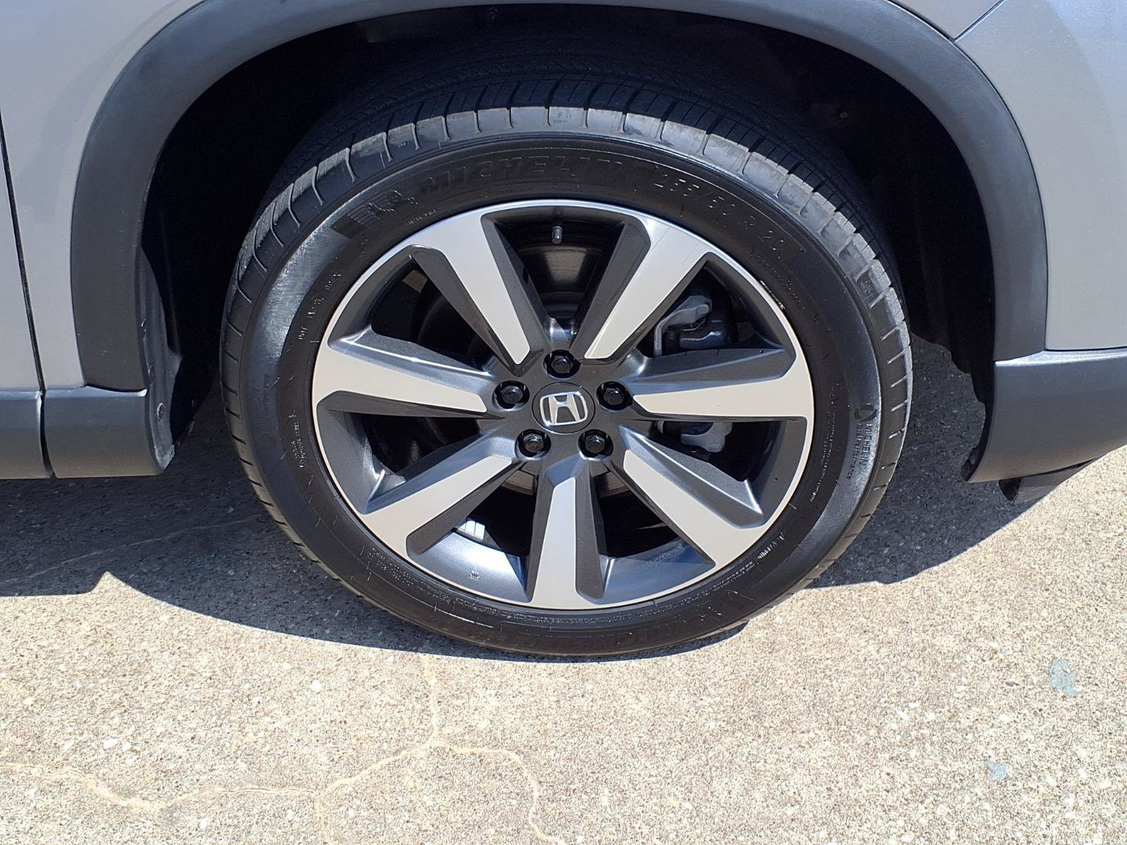 Used 2023 Honda Pilot Touring image 9