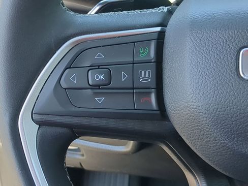 Used 2023 Jeep Grand Cherokee Altitude AWD/4WD image 23