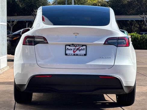 Used 2023 Tesla Model Y Long Range image 5