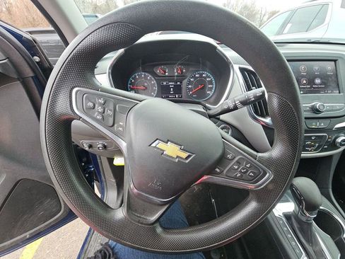 Used 2023 Chevrolet Equinox LS image 8