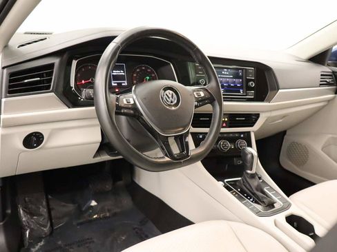 Used 2019 Volkswagen Jetta SE image 14