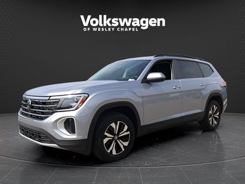 Certified 2026 Volkswagen Atlas SE AWD/4WD image 4