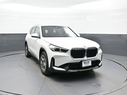 Used 2023 BMW X1 xDrive28i w/ Convenience Package image 3