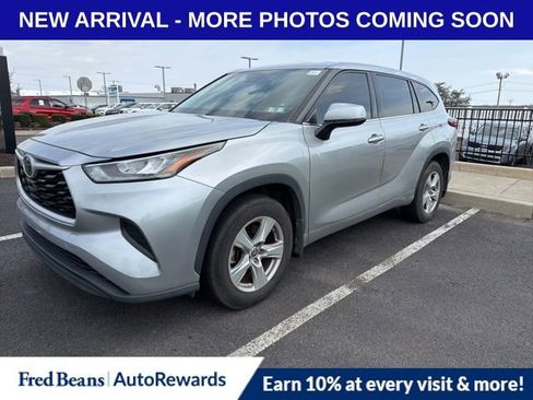 Used 2020 Toyota Highlander L image 3