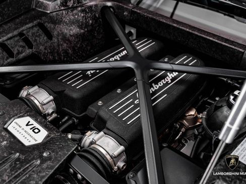 Used 2018 Lamborghini Huracan LP 580-2 image 19