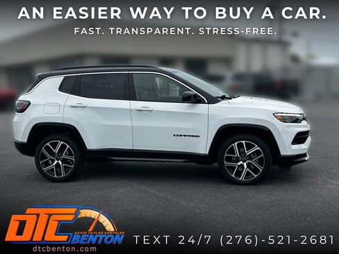 Used 2025 Jeep Compass Limited w/ Elite Group AWD/4WD image 4