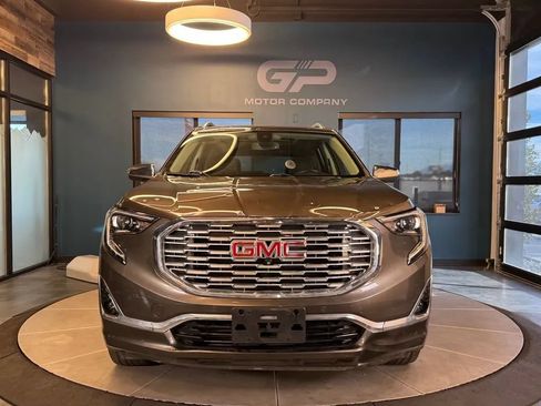 Used 2019 GMC Terrain Denali w/ GMC Pro Grade Package AWD/4WD image 8