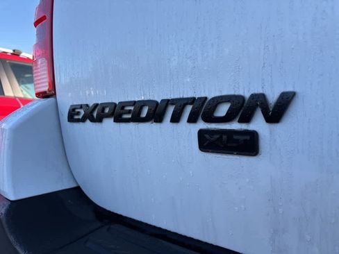 Used 2004 Ford Expedition XLT image 5