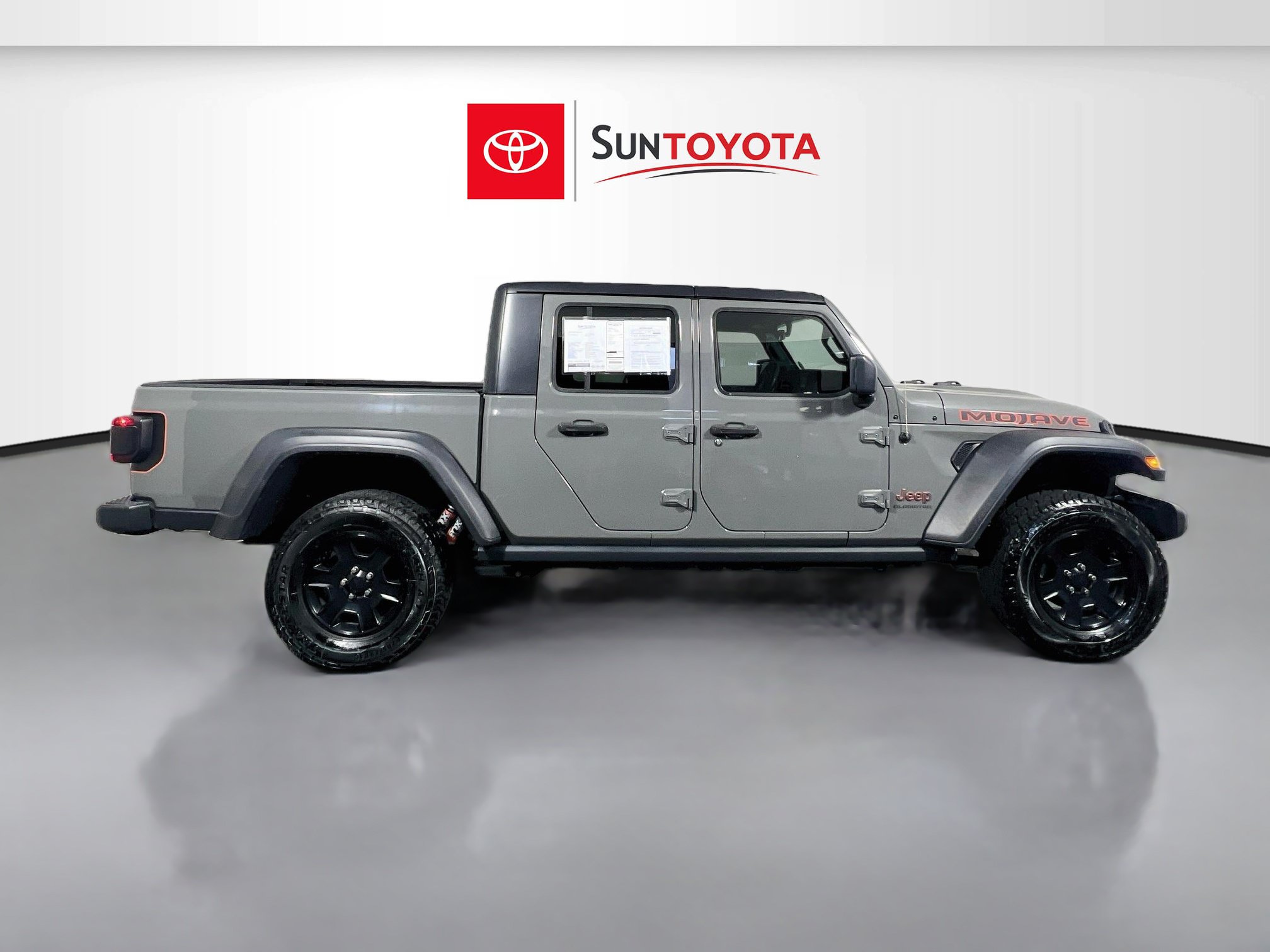 Used 2020 Jeep Gladiator Mojave AWD/4WD image 2