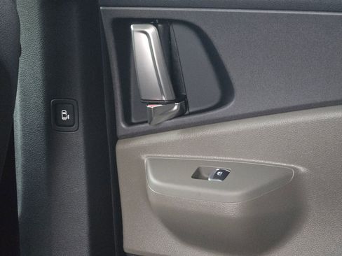 New 2026 Kia Carnival EX image 34