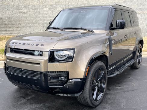 Certified 2024 Land Rover Defender 110 X-Dynamic SE image 2