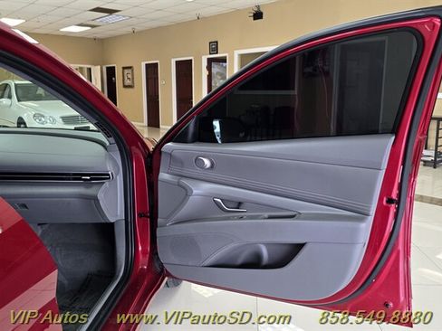 Used 2025 Hyundai Elantra Sport FWD image 12