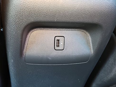 Used 2020 Nissan Sentra SV image 11