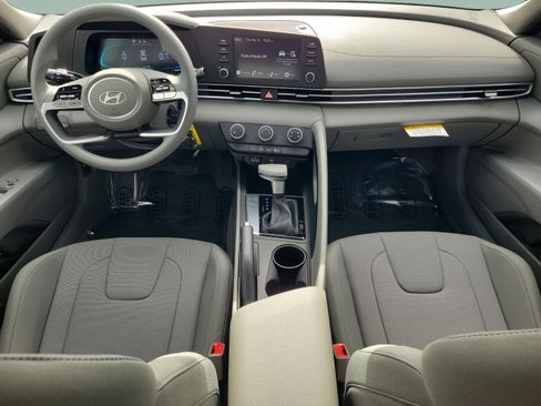 New 2026 Hyundai Elantra SE FWD image 12