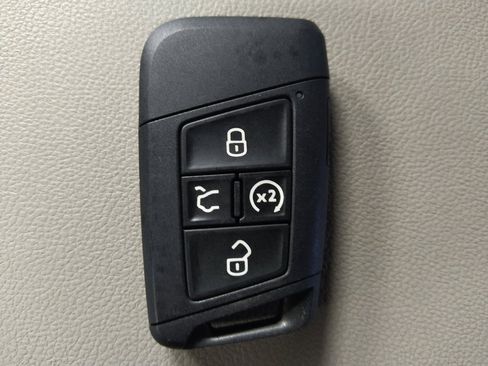 Used 2019 Volkswagen Atlas SE FWD image 32