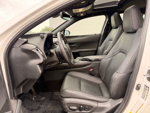 Used 2020 Lexus UX 250h w/ Premium Package AWD/4WD image 32