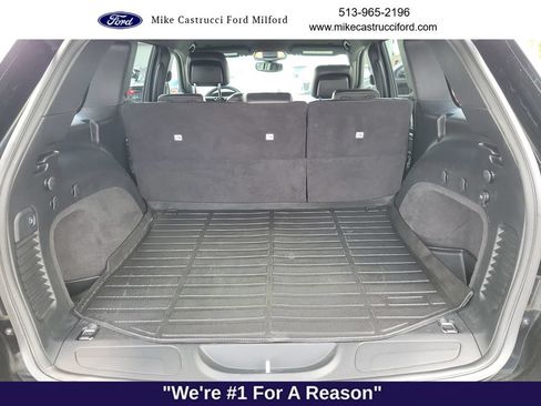 Used 2020 Jeep Grand Cherokee Altitude AWD/4WD image 28