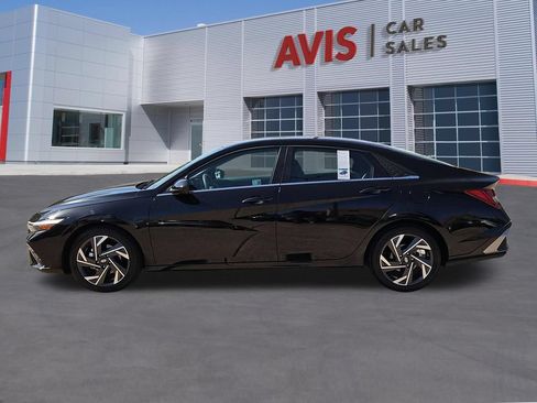 Used 2025 Hyundai Elantra SEL FWD image 10