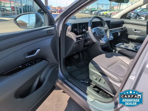 Certified 2025 Hyundai Tucson Limited AWD/4WD image 11