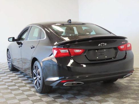 Used 2025 Chevrolet Malibu RS FWD image 3