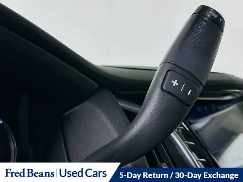 Used 2020 Cadillac Escalade Premium Luxury AWD/4WD image 24