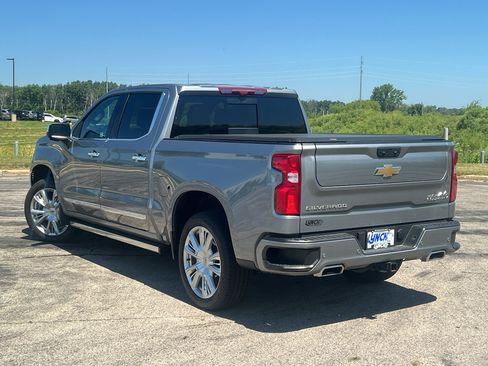 Used 2025 Chevrolet Silverado 1500 High Country AWD/4WD image 2