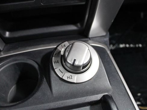 Used 2015 Toyota 4Runner SR5 AWD/4WD image 16