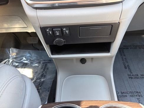 Used 2018 Toyota Sienna XLE w/ Carpet Mat Package FWD image 42