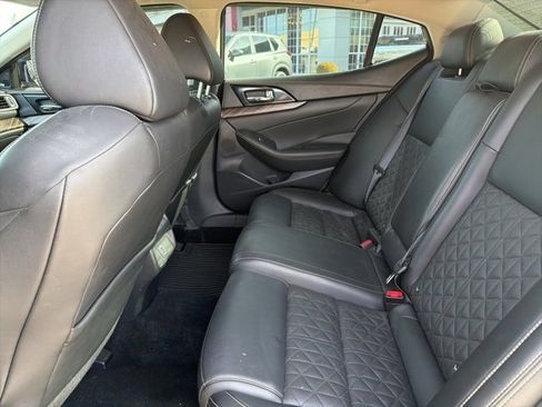Used 2018 Nissan Maxima Platinum w/ Interior Lighting Package image 11