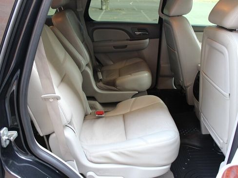 Used 2010 Chevrolet Tahoe LTZ AWD/4WD image 16