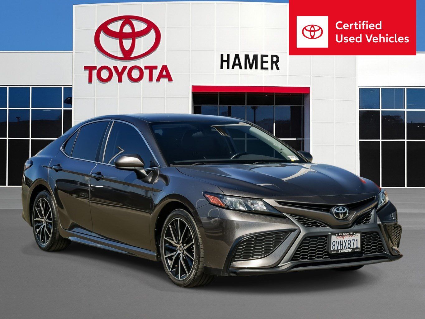 Used 2021 Toyota Camry SE w/ Carpet Mat Package (TMS) FWD image 1