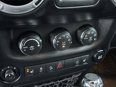 Used 2014 Jeep Wrangler Unlimited Sahara w/ Connectivity Group image 16