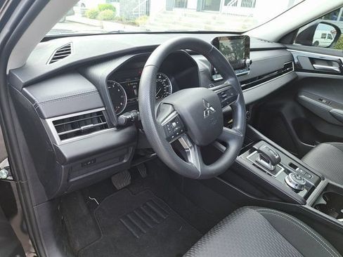 Used 2024 Mitsubishi Outlander ES AWD/4WD image 10