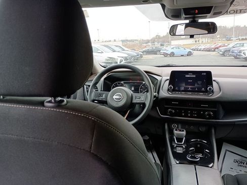 Used 2023 Nissan Rogue S image 15