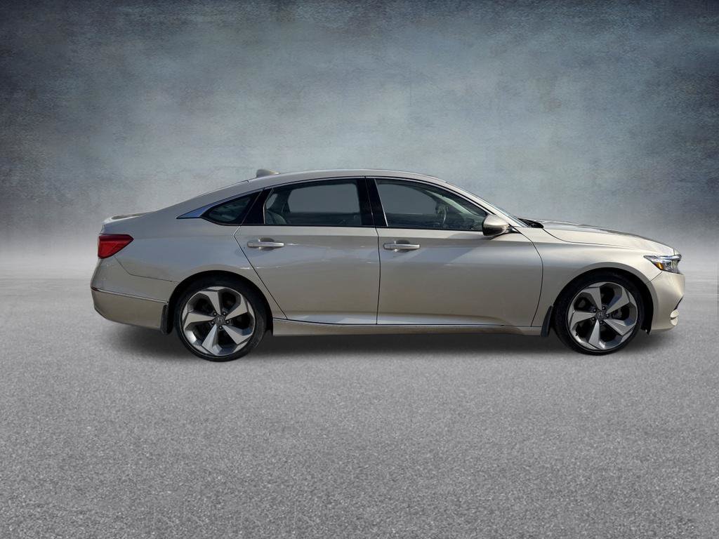 Used 2018 Honda Accord Touring image 7