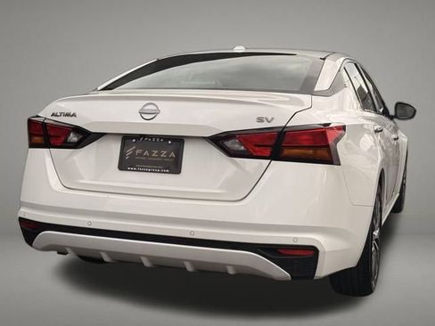 Used 2024 Nissan Altima 2.5 SV image 5