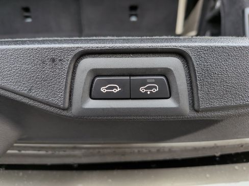 Certified 2024 BMW X7 xDrive40i w/ Executive Package image 36